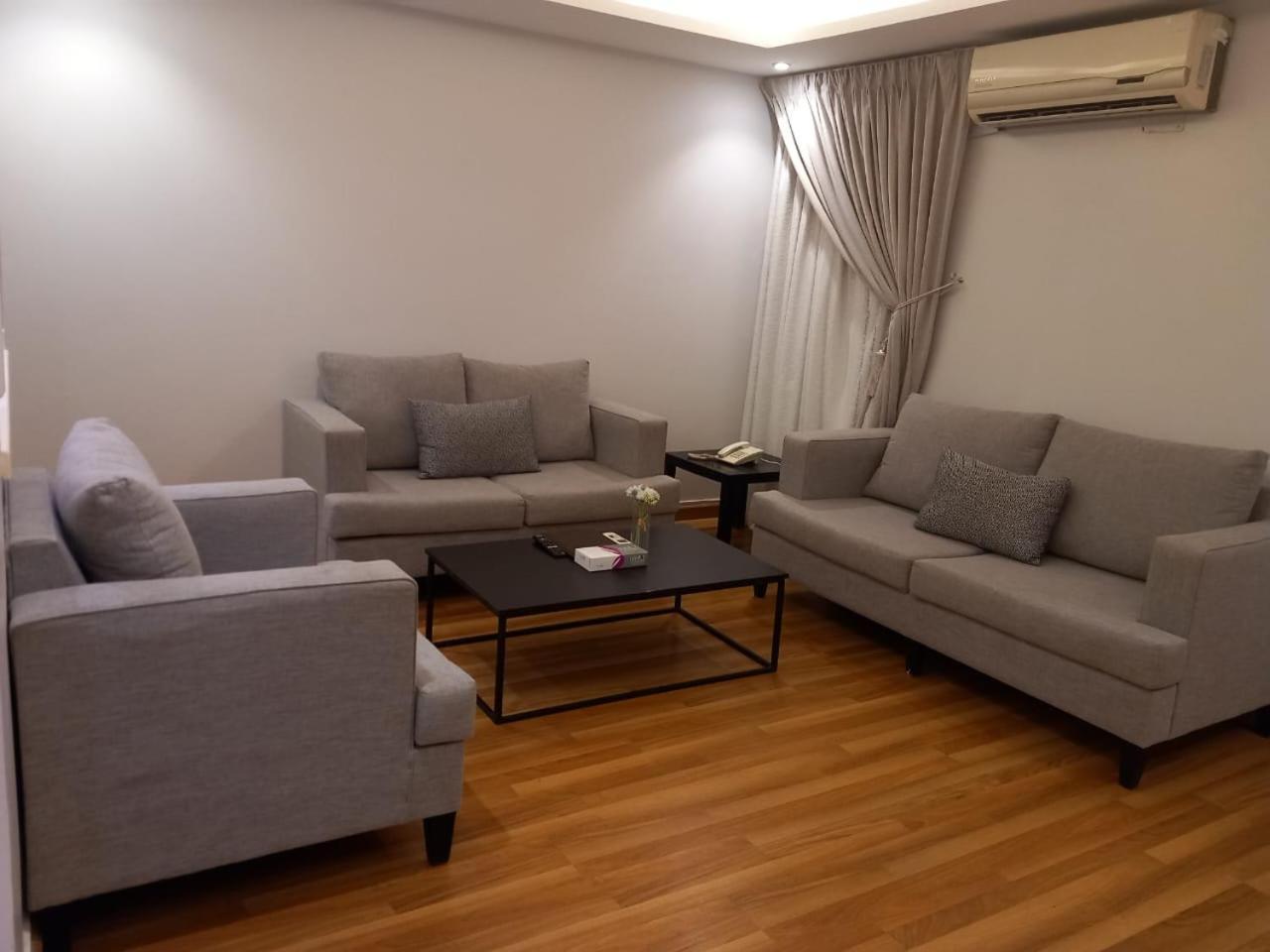 Vision Apartment Бурайда Екстериор снимка